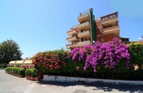 Porticato Apartment | Seafront 2-Rooms Apartment With Perfect View Over the Sea and Etna