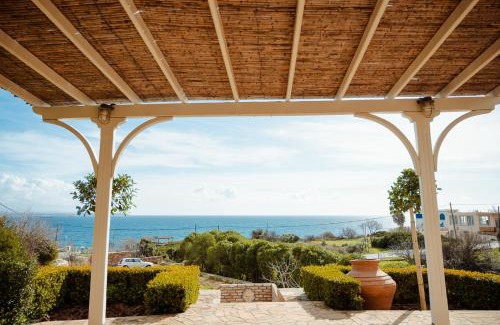 Agia Ermioni House | Seafront Apartment