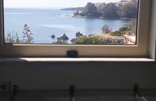 Petalidi Apartment | Seafront Apartment in Villa. Top floor. Spectacular view; watch and hear the sea