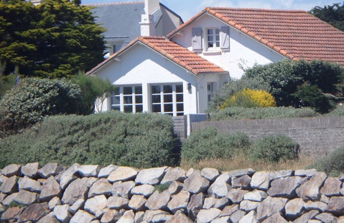 Piriac-sur-Mer House | Seafront house on coastal path with direct beach access.