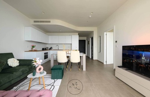 Madliena Apartment | Seafront Level 24 Apart Hotel-Style Mercury Tower