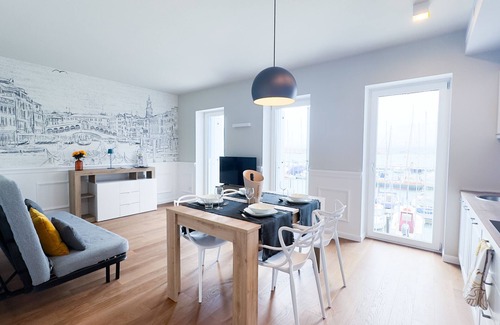 Chioggia Apartment | Seafront Modern Farmont Venice Suite