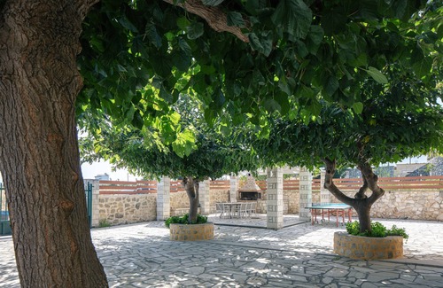 Asprouliani Villa | Seafront Private Villa, 350m Away From Organised Sandy Beach & Living Area