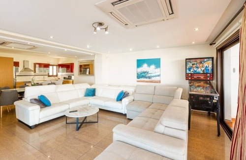 Protaras Villa | Seafront Protaras Resort