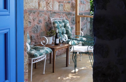Paralia Vergas Apartment | Seafront retreat Apartment in Almyros, Kalamata