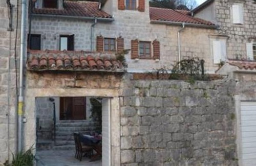 Drazin Vrt House | Seafront Stone House, Kotor Perast 3