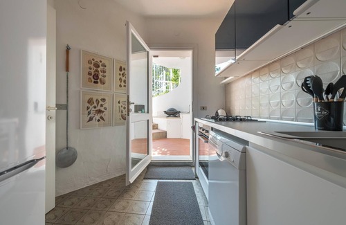 Torre delle Stelle Villa | Seafront Villa "Bianca" in Torre delle Stelle, heated pool, A/C, Wi-Fi, parking