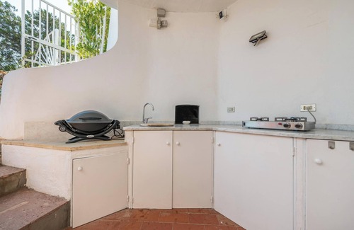 Torre delle Stelle Villa | Seafront Villa "Bianca" in Torre delle Stelle, heated pool, A/C, Wi-Fi, parking