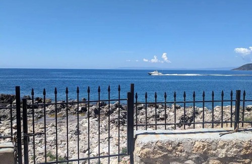 Kardamyli Villa | Seafront Villa "Fay" Entire Home Kardamyli West Mani Greece