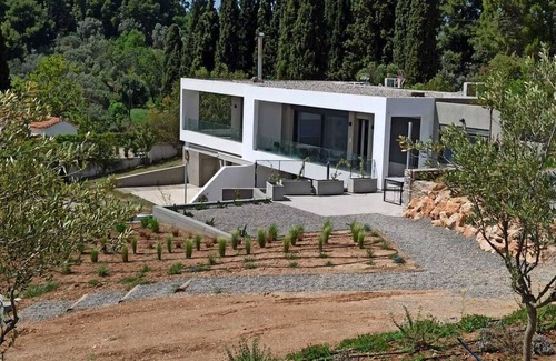 Eretria House | Seafront villa with private beach 1hr from Athens - MBH1