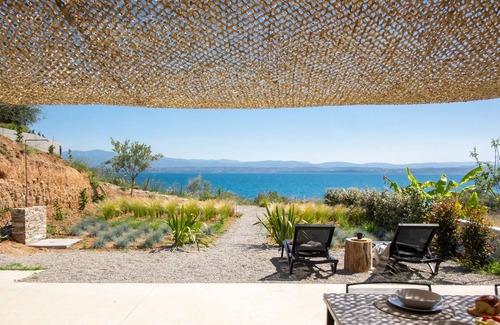 Eretria House | Seafront villa with private beach 1hr from Athens - MBH2