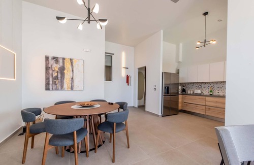 Kato Galatas Villa | Seafront villas I Free* Heated pools & 100m to Sea