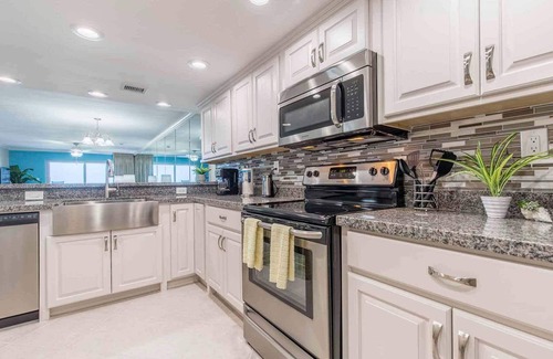 South Padre Island Condo | Seagull 502 - Charming Beachfront Condo w/Endless Ocean Views, Pool, Spa, Washer & Dryer