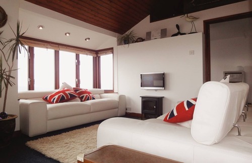Saint John Cottage | SEAGULLS NEST, family friendly, with a garden in Whitsand Bay