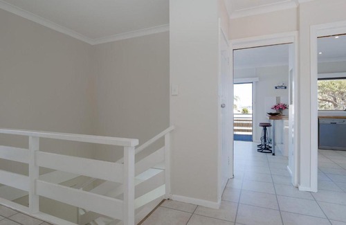 Boat Harbour House | 'SeaHaven', 2 Richardson Ave - Large home with Aircon, Smart TV, WIFI, Netflix & Boat Parking