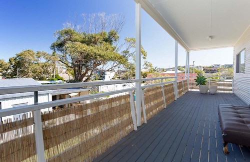 Boat Harbour House | 'SeaHaven', 2 Richardson Ave - Large home with Aircon, Smart TV, WIFI, Netflix & Boat Parking