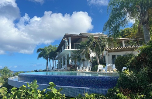 Playa Sardinas I Villa | Seahorse Villa: luxury estate with 75’ infinity pool overlooking the Caribbean