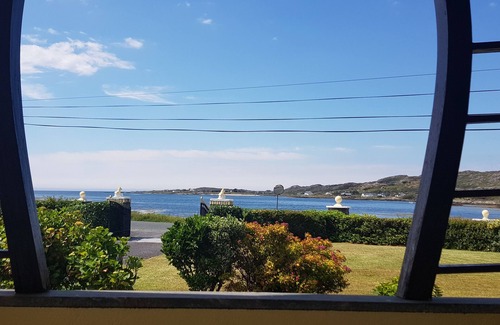 Clifden House | Seals Cove, watch the Seals basking along the Wild Atlantic Way