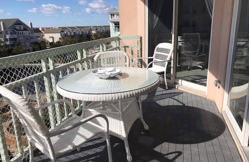 Diamond Beach Condo | SEAPOINTE VILLAGE - Newly redone Beachfront Getaway!