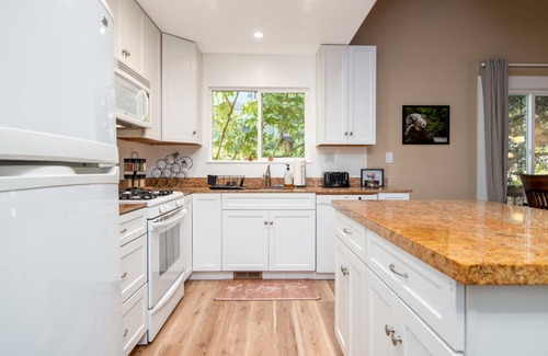Anchor Bay House | Searenity by the Sea | Private Hot Tub
