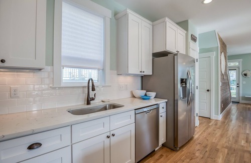 Logsden House | Searenity Now-New! Hot Tub-Deck-Beach Access-BBQ