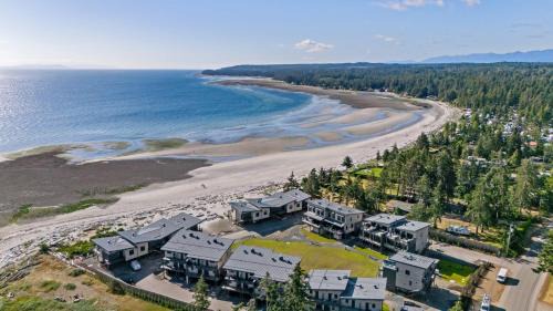 Black Creek House | Seas The Day Saratoga at THE BEACH HOUSE