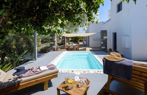 Santa Maria Villa | 𝐒𝐞𝐚𝐒𝐚𝐥𝐭 𝐃𝐫𝐞𝐚𝐦 𝐕𝐢𝐥𝐥𝐚, 𝐒𝐚𝐧𝐭𝐚 𝐌𝐚𝐫𝐢𝐚 𝟓 𝐦𝐢𝐧 𝐟𝐫𝐨𝐦 𝐍𝐚𝐨𝐮𝐬𝐚