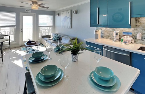 Galveston Condo | Seascape 1110 - Parrot Paradise