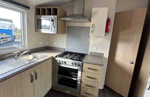 Ingoldmells House | Seascape - 2 bed caravan next to Fantasy Island Ingoldmells, dog friendly