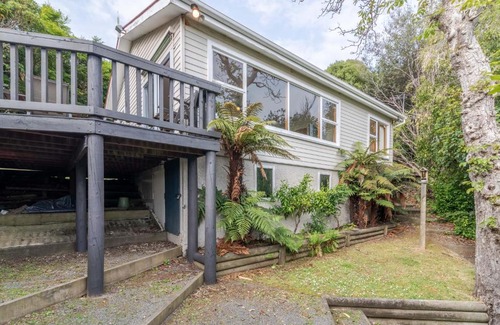 Akaroa House | Seascape and Serenity - Akaroa Bach