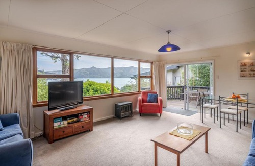 Akaroa House | Seascape and Serenity - Akaroa Bach
