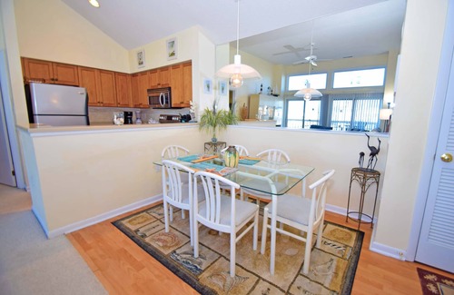 Heron Harbour Isle Condo | Seascape-Heron Harbour 206-10-Baywater 120th St,Free WiFi,Pool,W/D,AC