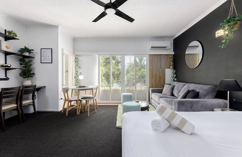 Port Douglas Resort | Seascape Holidays at Ramada Resort Studio Room