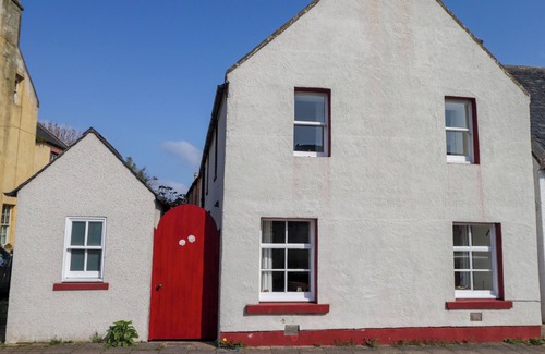 Cromarty Cottage | SEASHELL COTTAGE, family friendly, with open fire in Cromarty