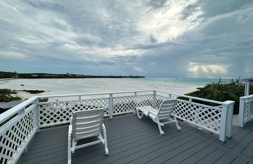 Black Point Cottage | Seashell Cottage with breathtaking views! Near Swimming Pigs.