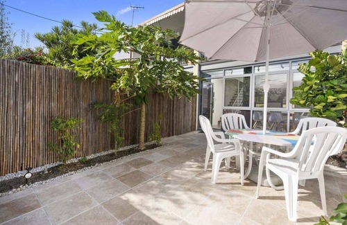 Bongaree House | Seashell Serenity Villa - Bongaree