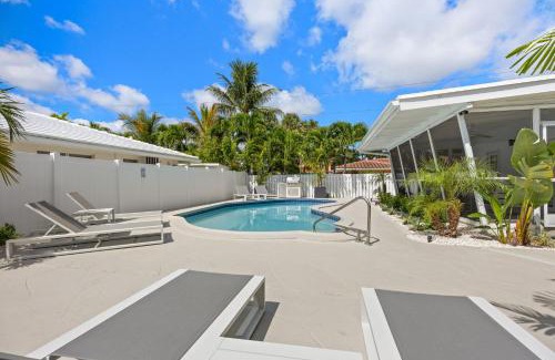 Dolphin Isles Apartment | Seashell Walk To The Beach Comfy Beds Firepit Pool
