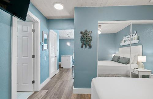 Marathon Apartment | Seashells Getaway - Boat Slip, Ramp, Pool