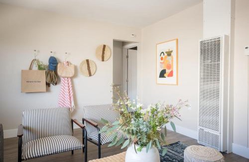Village of La Jolla Apartment | Seashore X by AvantStay Chic La Jolla Flat 5mins from the Beach