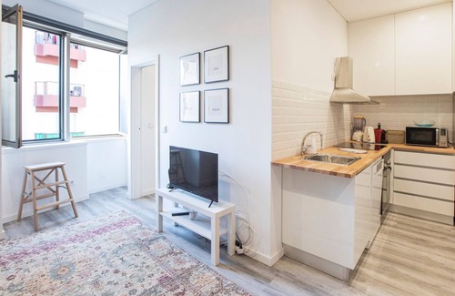 Leixões Apartment | Seaside 1BR Flat w/AC in Matosinhos by LovelyStay