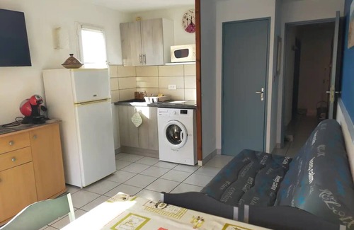 Argeles Plage Apartment | Seaside apartment, air conditioning, parking, swimming pool, 2 bedrooms