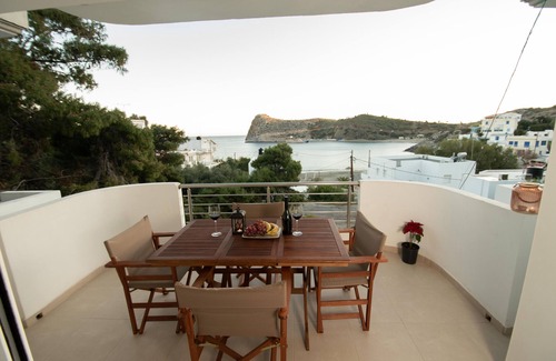 Kaloi Limenes Apartment | Seaside apartments - Cristina