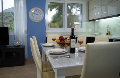 Faistos Apartment | Seaside Apartments-Ariadni