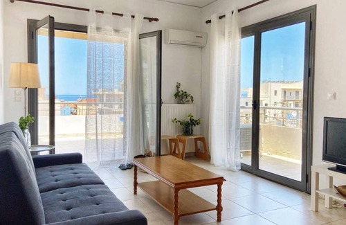 Kiparissia Apartment | Seaside Apartment, Walking Distance To The Beach.