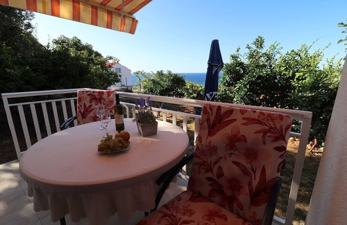 Podobuce Apartment | Seaside Apartments Hrkać - Studio Apartment with Terrace and Sea View 3