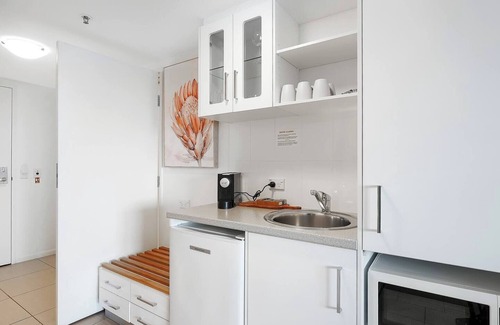 Cairns Central Business District Apartment | Seaside Azul A Central Studio with Rooftop Pool
