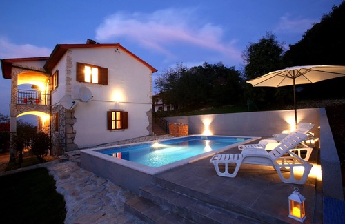 Ripenda Verbanci House | Seaside Bliss: Unwind in Your Exclusive Summer Rental Paradise
