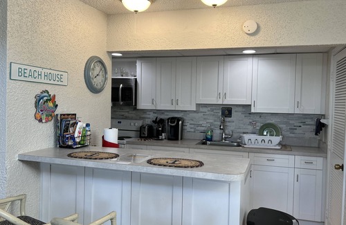 Bolongo Bay Condo | Seaside Blue Hosted by Shilpi Singh