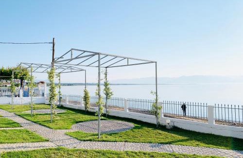 Messaia Apartment | Seaside Bungalows Petalidi