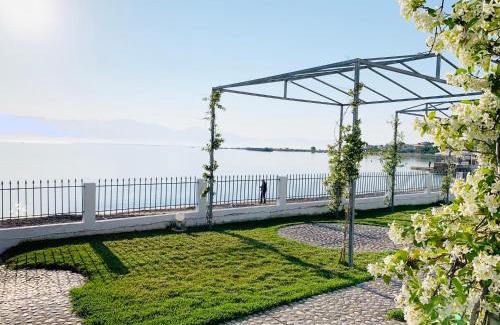 Messaia Apartment | Seaside Bungalows Petalidi